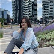 Studentessa diplomata al liceo linguistico